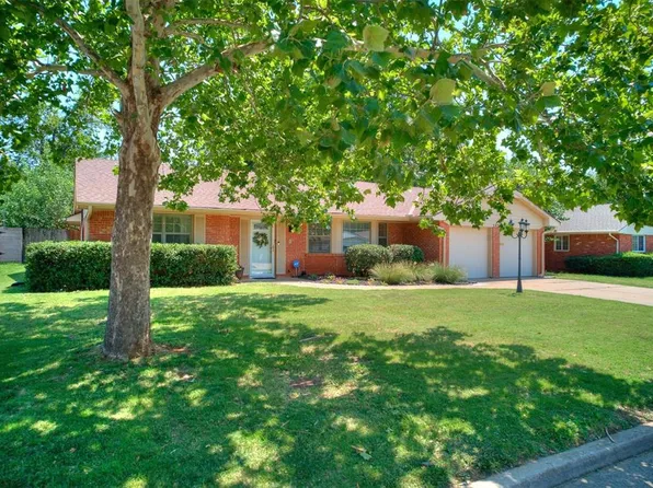 2828 Huntleigh Dr, Oklahoma City, OK 73120