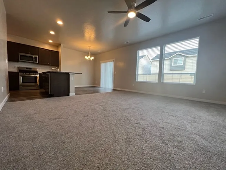 128 N Sevenoaks Ave — Photo 5