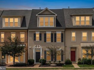 9326 Alvyn Lake Cir, Bristow, VA 20136