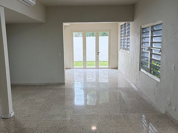 3rd image of Jj18 Calle Rosa De Los Vientos