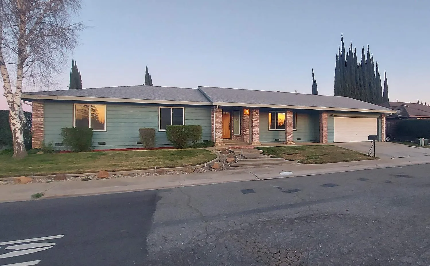 2429 Kathryn Ct photo 1