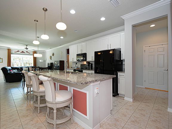 3rd image of 1072 Cheval Drive