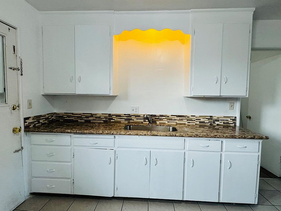1st image of 547 E 9th St #547