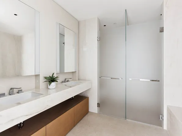 15 Hudson Yards image 10 of 16