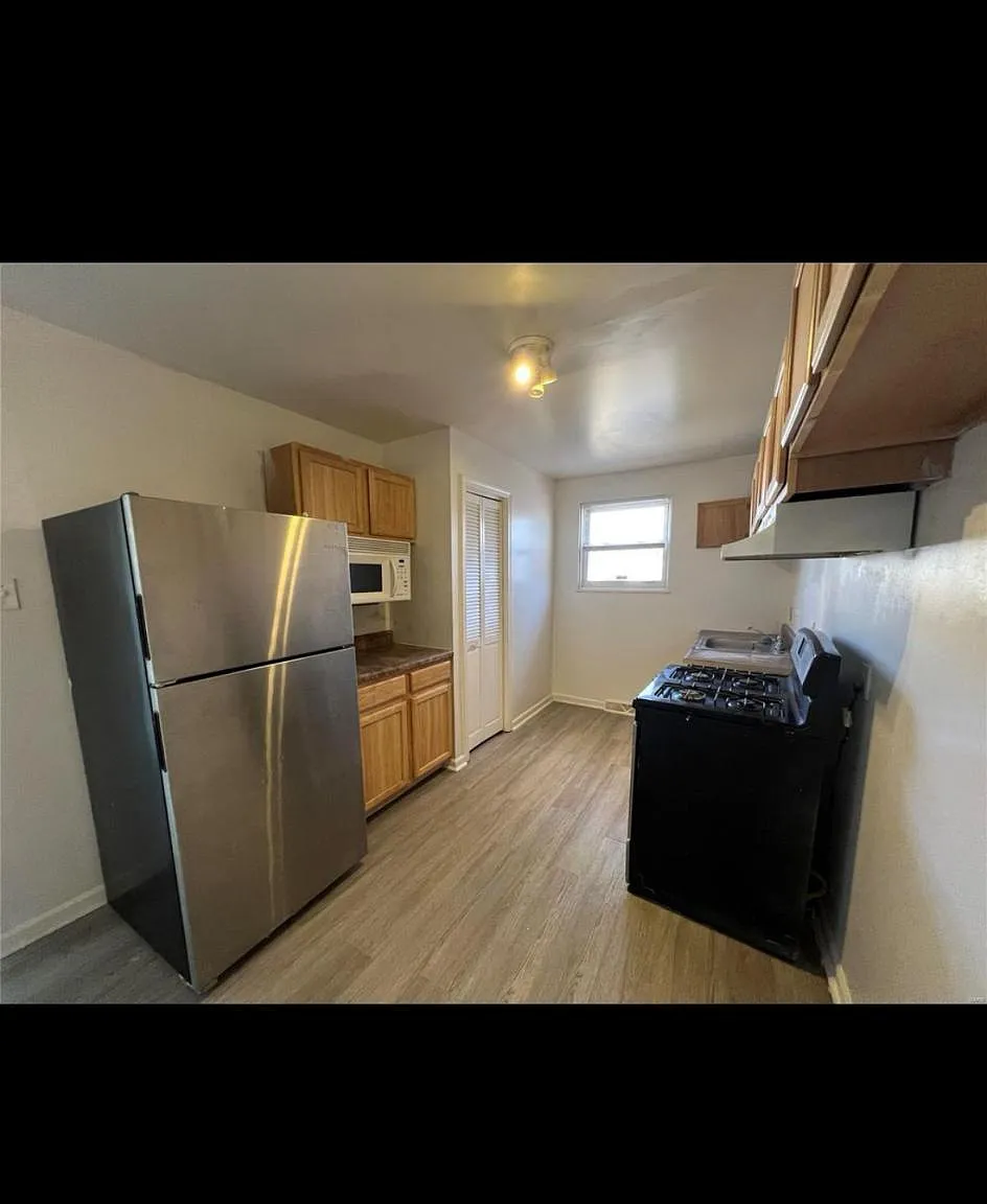 4220 Beachwood Ave — Photo 1
