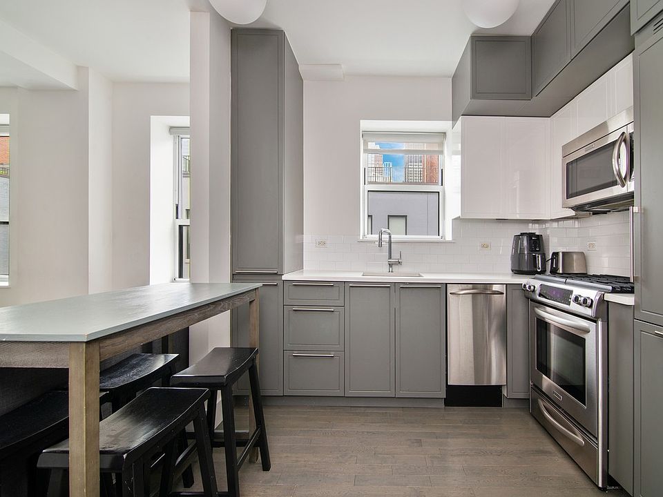 1st image of 416 W 52nd St #711