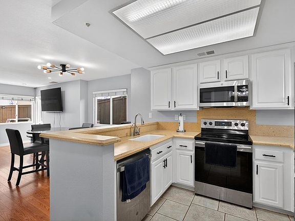 4th image of 8927 Windham Ct