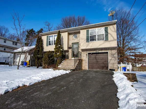 59 Genesee Ave, Teaneck, NJ 07666