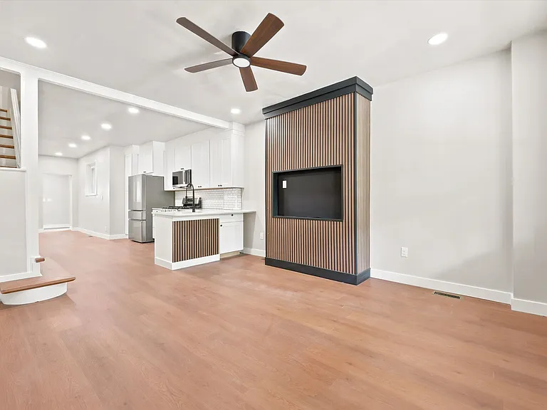 4795 Silverwood St — Photo 3
