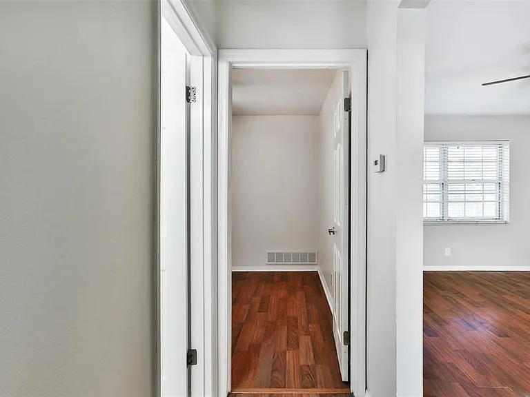 1041 N Clay Ave #C-20 — Photo 22
