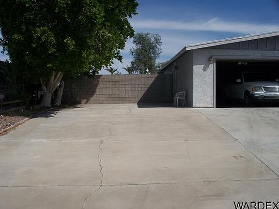 4th image of 867 Terrace Dr