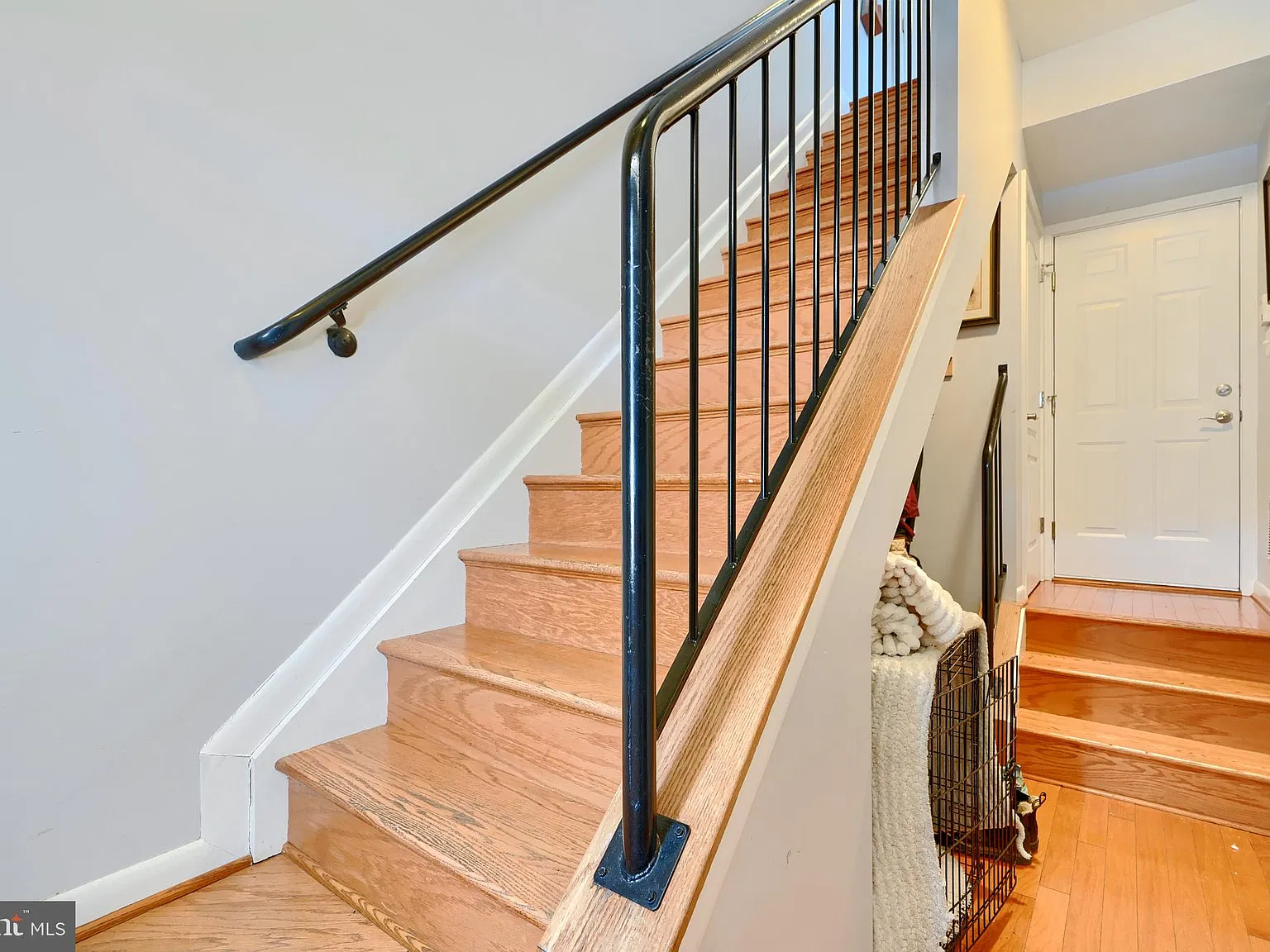 3 bed, 4.0 bath, 1764 sqft, $3,900 — Photo 2