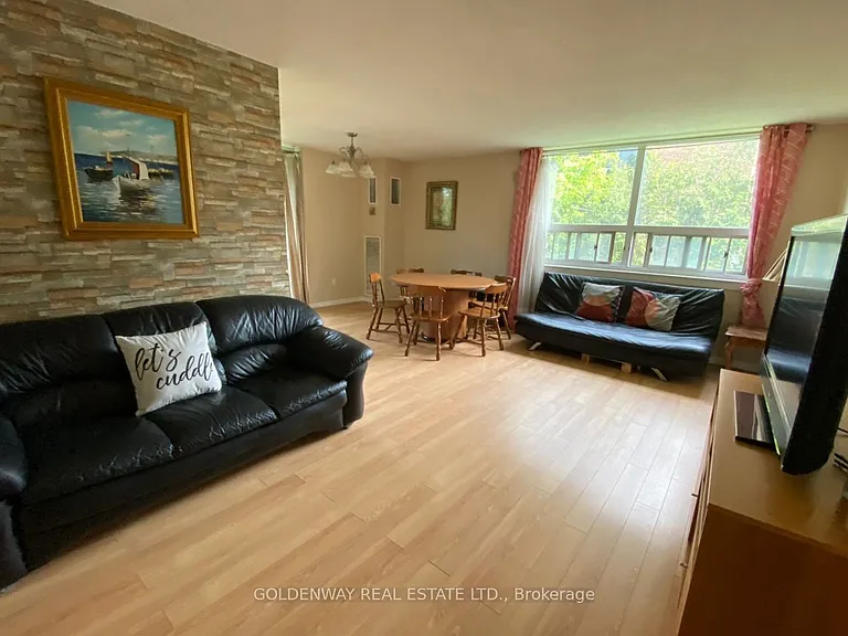 7451 Yonge St #202 — Photo 6