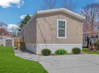2402 Carl Ct #81, Wixom, MI 48393