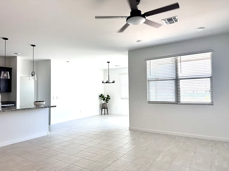 16073 W Desert Spoon Dr — Photo 6