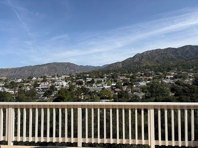 7036 Highcliff Trl — Photo 11