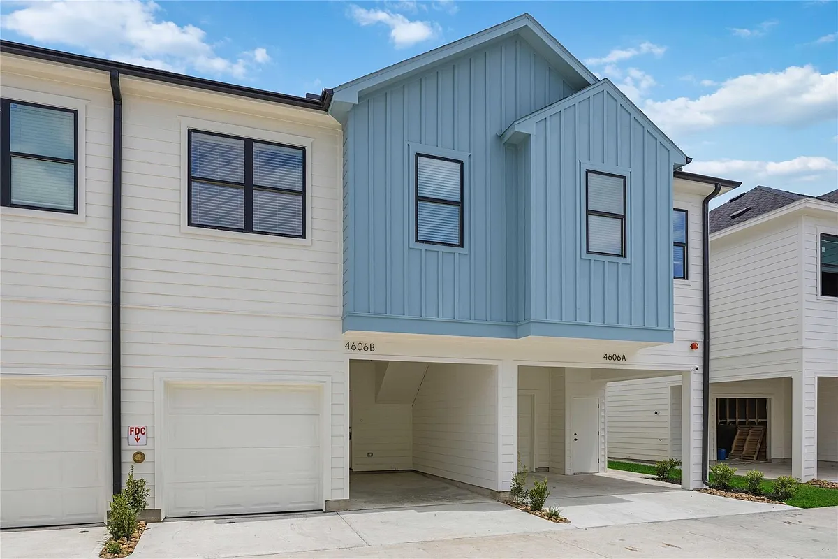 Photo 2 of 24 - 4606 Indie Heights Ln #B - Houston, TX Building Photo - 4606 Indie Heights Ln #B