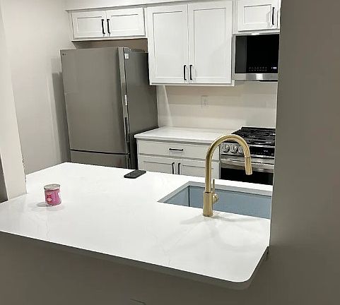 5th image of 33 Racquet Rd #33