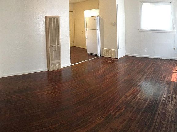 4th image of 529 S Ponca Ave