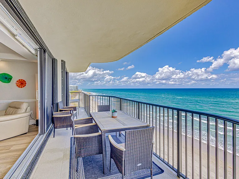 400 Beach Rd #702 — Photo 35