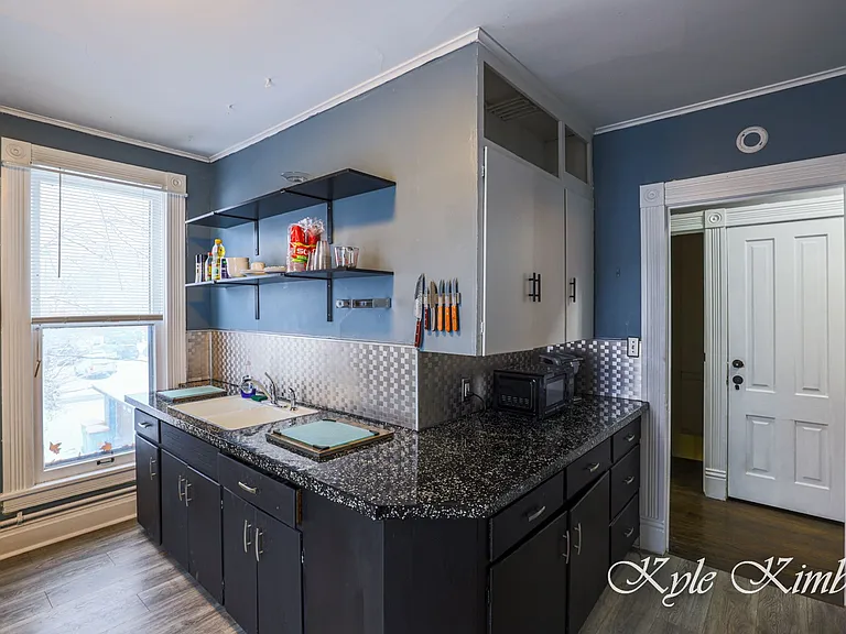 201 College Ave NE #2 — Photo 10