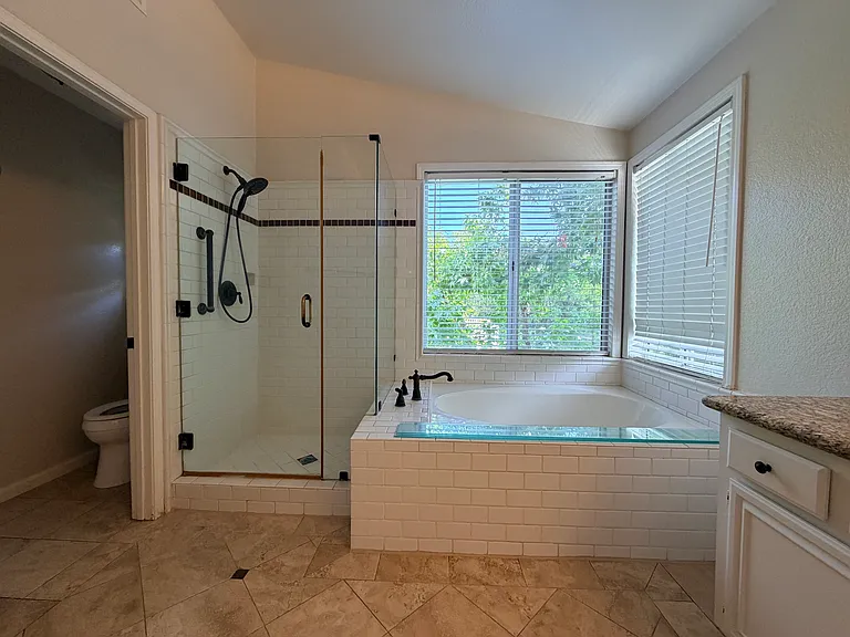 5525 Green Hollow Ln — Photo 18