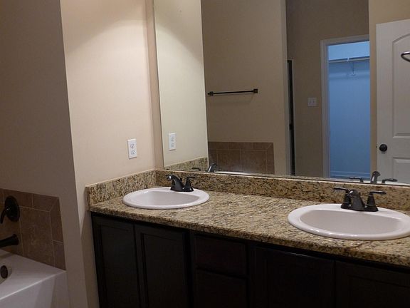 5th image of 13927 Arbor Walk Dr