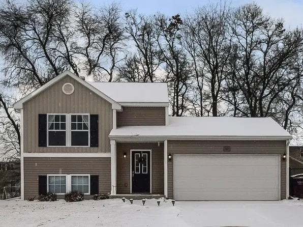 1627 Wales Dr SE, Lowell, MI 49331