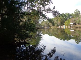 4 Waterside Ln, Freeport, FL 32439