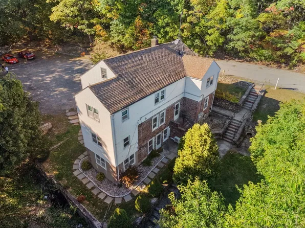 8-3 Chilmark St, Worcester, MA 01604