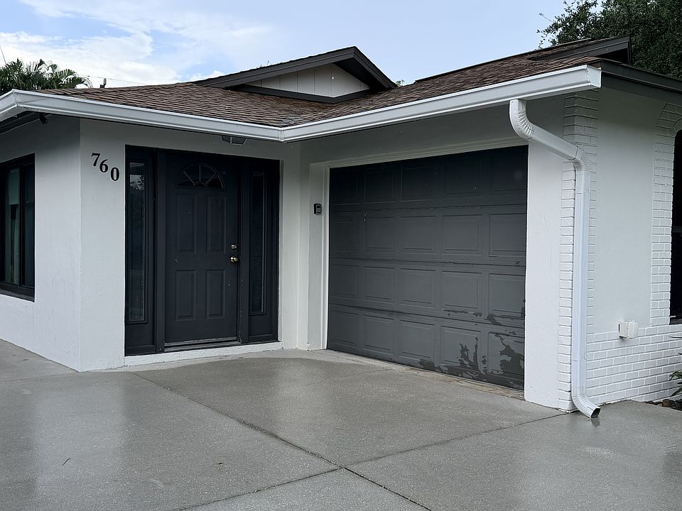 1st image of 760 94th Ave N #1