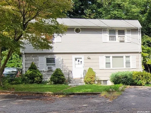 49 Roosevelt Avenue, East Northport, NY 11731