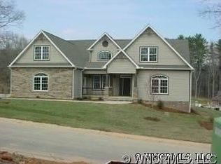 4 Sterling Oaks Dr, Fletcher, NC 28732