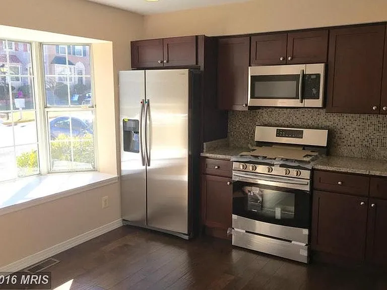 7332 Rhondda Dr — Photo 5