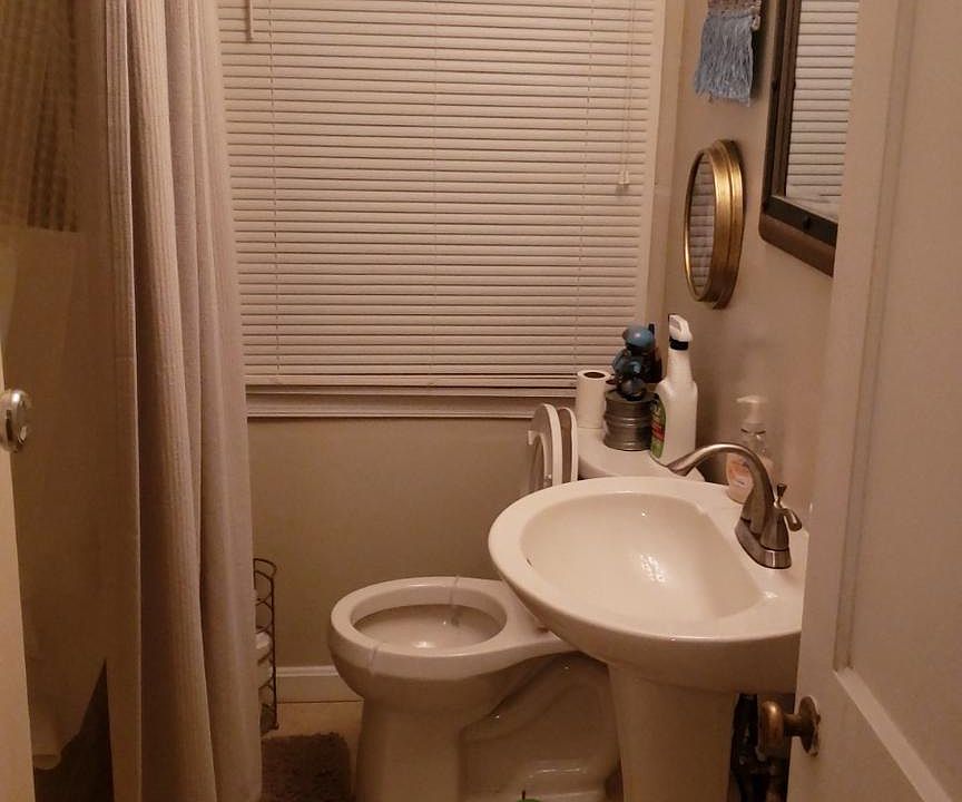 2nd image of 5511 Leith Rd