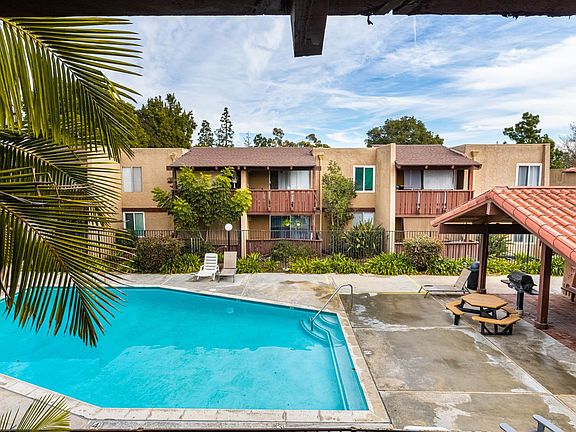 5th image of 1000 W Macarthur Blvd APT 28