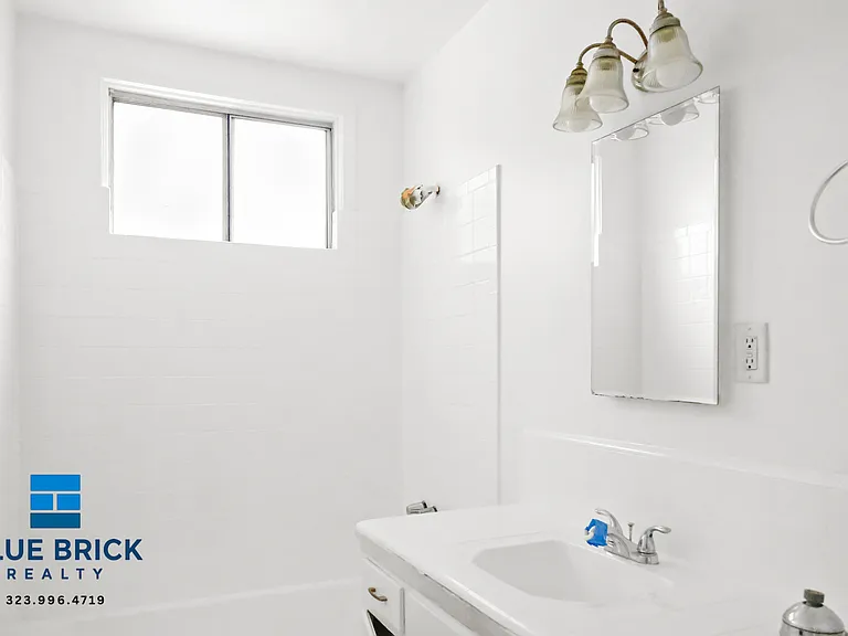 12805 Vanowen St #3 — Photo 8