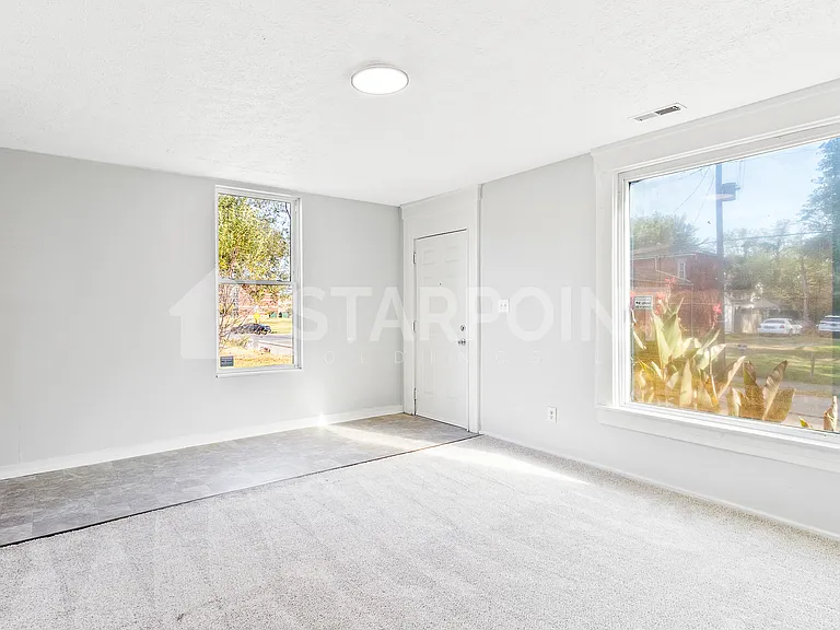 1611 W Kentucky St — Photo 6