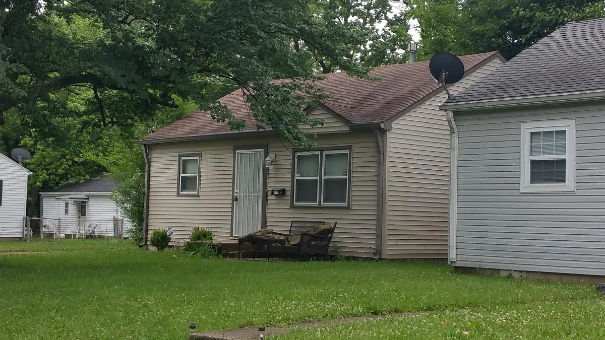 1202 N Goodlet Ave photo 1