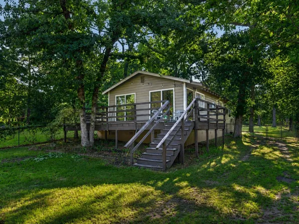 1001 Leaning Oak Dr, Tool, TX 75143
