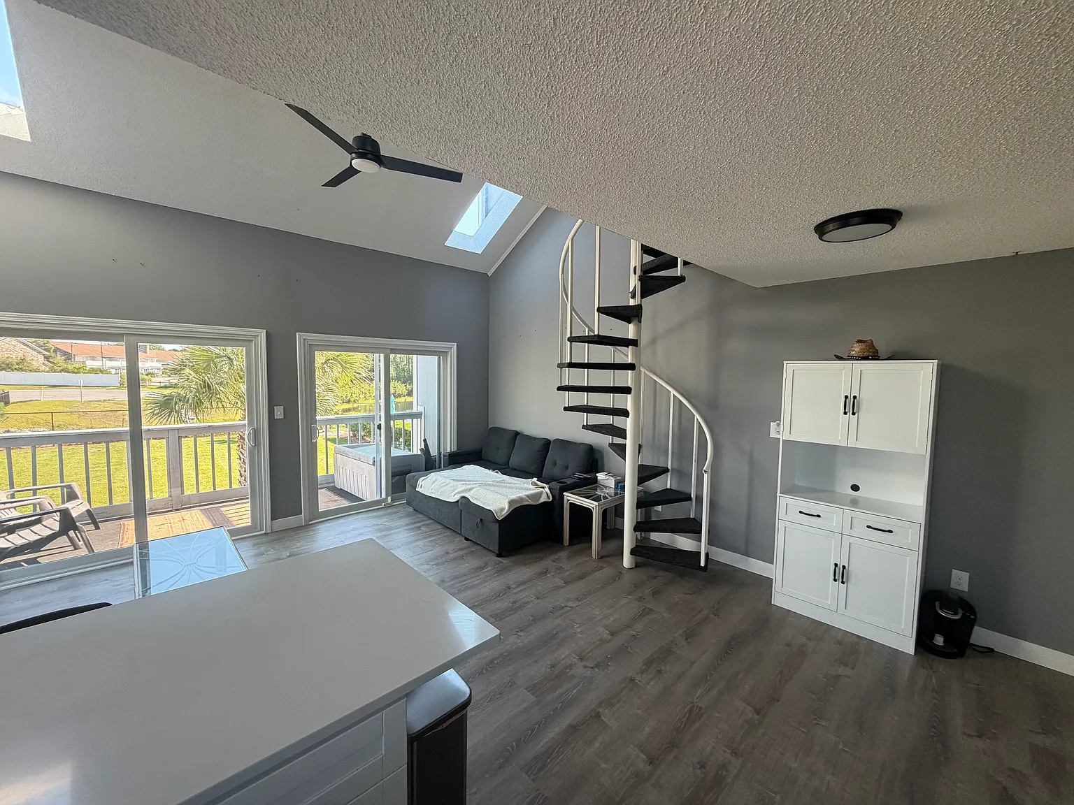 2 bed, 995 sqft, $1,950 — Photo 3