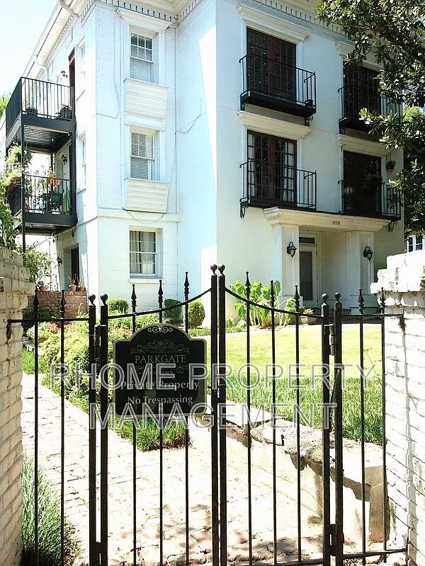2 bed, 2.0 bath, 836 sqft, $2,800 — Photo 2