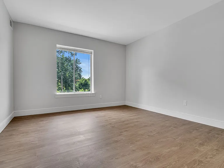 Ambassador Apartments — Photo 20