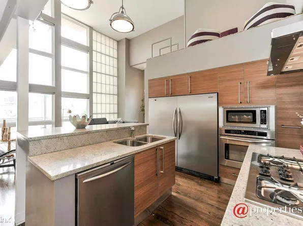 1956 N Wilmot Ave #2, Chicago, IL 60647