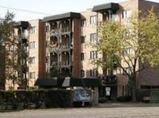 9355 Landings Ln UNIT 206, Des Plaines, IL