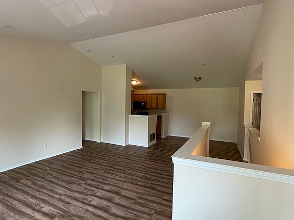 3rd image of 3300 Wilkerson Cir