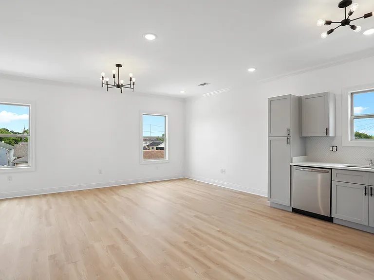 2613 Annette St — Photo 4