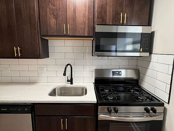 2nd image of 4035-37 N Central Park Ave #4037-G