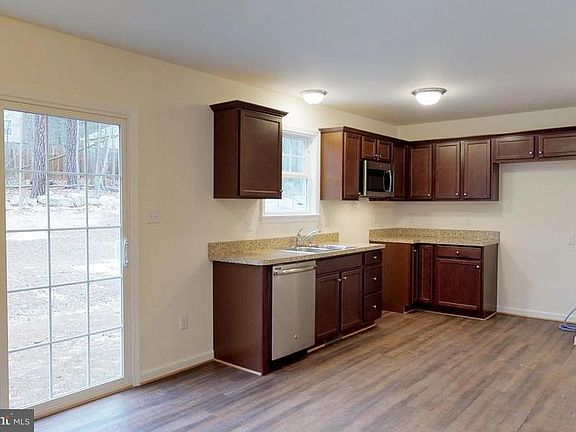 3rd image of 504 Pheasant Dr