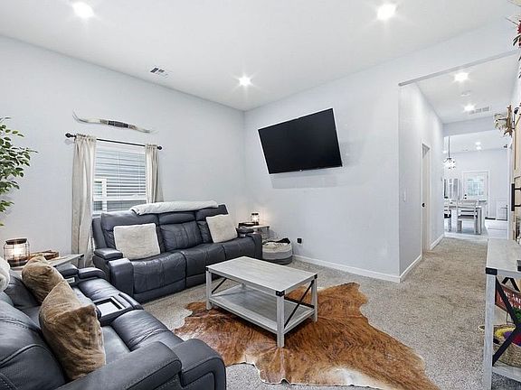 5th image of 630 Santa Fe St